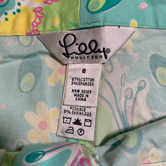 Lilly Pulitzer Colorful Peacock Print Women's Shorts. Size 8. - Picture 3 of 8